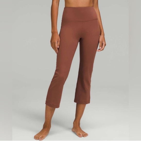 Lululemon Groove Super High Rise Crop Size 14 - Picture 1 of 7